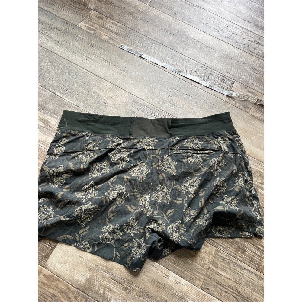 Athleta Trekkie North Printed Short Terra Firma Olive Size 26 Plus Active‎ - Picture 7 of 7